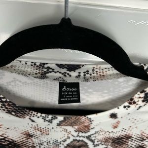 Cute snake skin lightweight mini dress